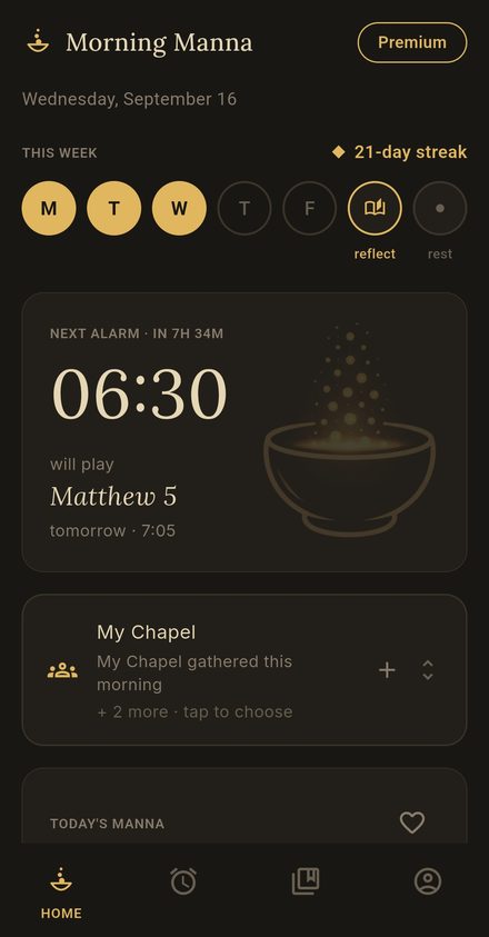 Home screen: this week's strip, a 21-day streak, and the next alarm at 06:30 which will play Matthew 5